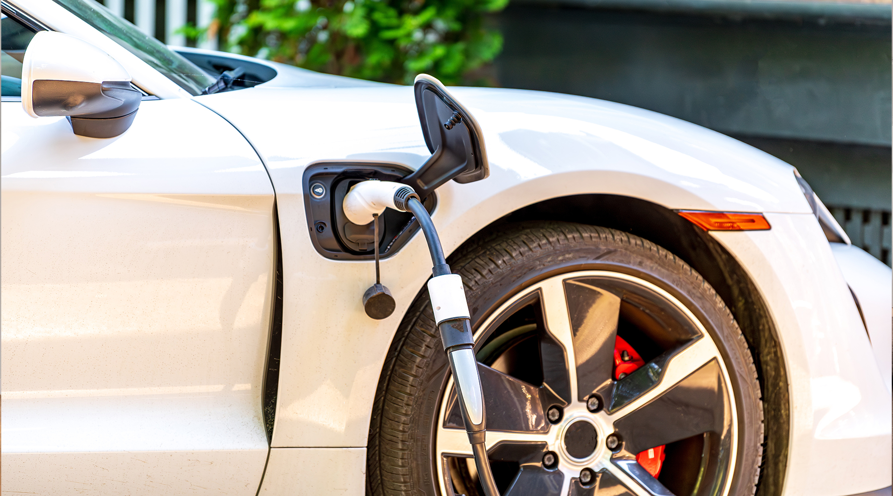 How to protect your electric vehicle charger from lightning strikes and electrical surges